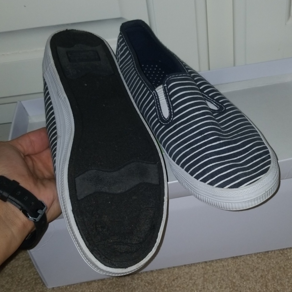 Slip ons - Picture 2 of 3